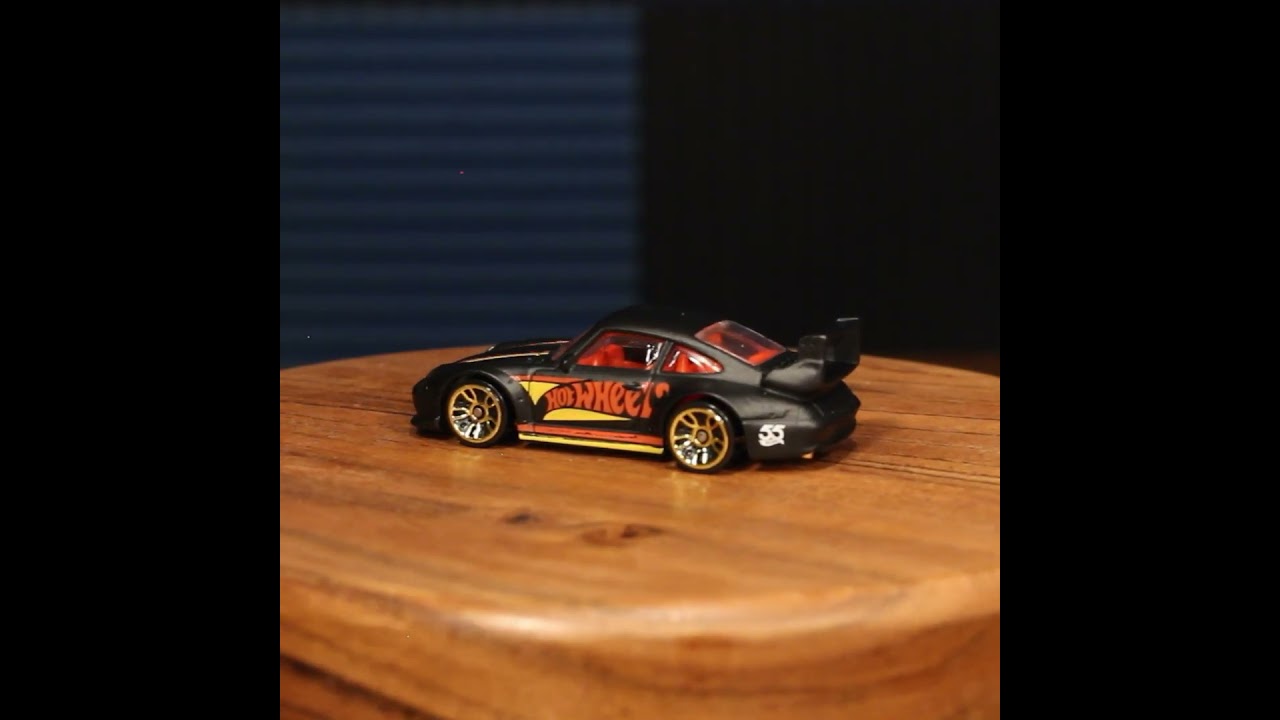 Porsche 993 GT2 from 55th Anniversary: Black and Yellow – Hot Wheels Basic (2024)