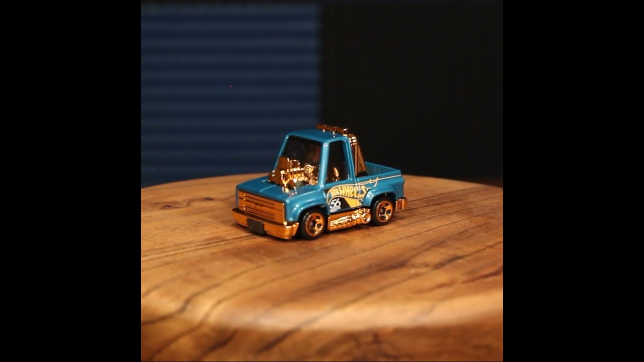 Toon’d ’83 Chevy Silverado from 56th Anniversary: Green and Gold – Hot Wheels Basic (2024)