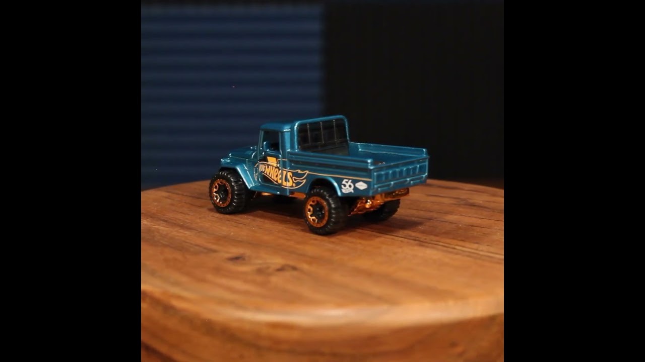 Toyota Land Cruiser from 56th Anniversary: Green and Gold – Hot Wheels Basic (2024)